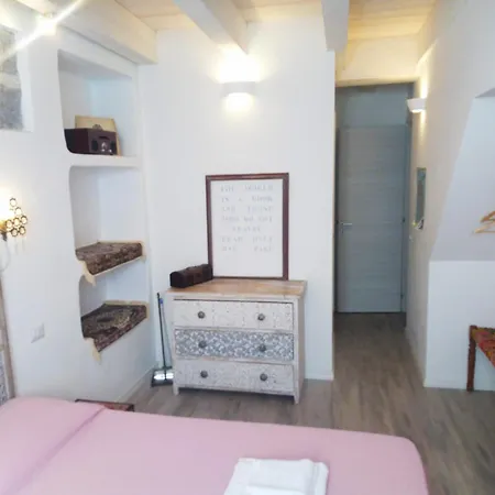 Terra - Stanza Viaggio Bed & Breakfast
